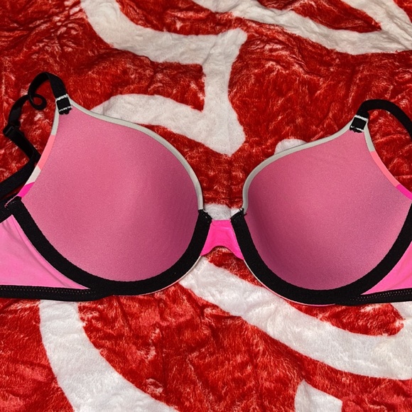 Victoria Secret Pink Bra - Picture 5 of 5